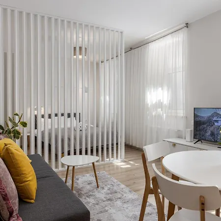 Moderns Un Kluss Dzivoklis 37 M2 Apartment *